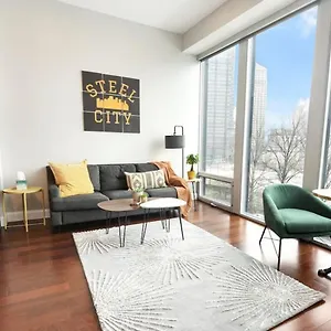 Hostwise - The Washington At Chatham - Free Parking, Private Gym, Skyline Views! , Pittsburgh United States