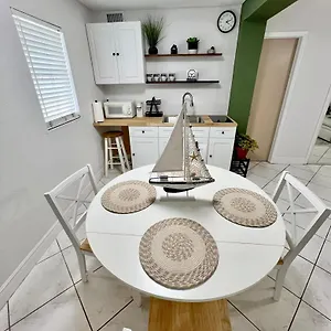 La Casita Of Raymond James Stadium Apartment